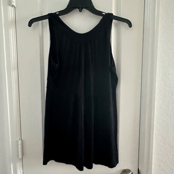 Black Sleeveless Tunic Style Tank Top With Button Accents Cable & Gauge M - Picture 2 of 6
